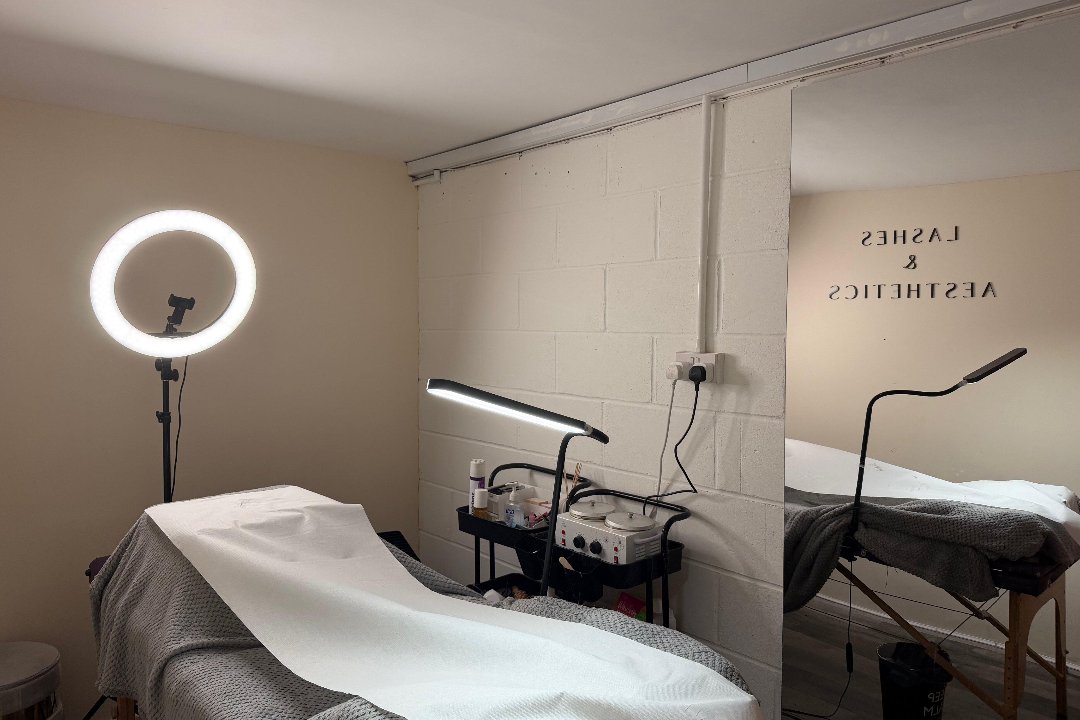 Bareskinstudiouk, Leyton Square, London