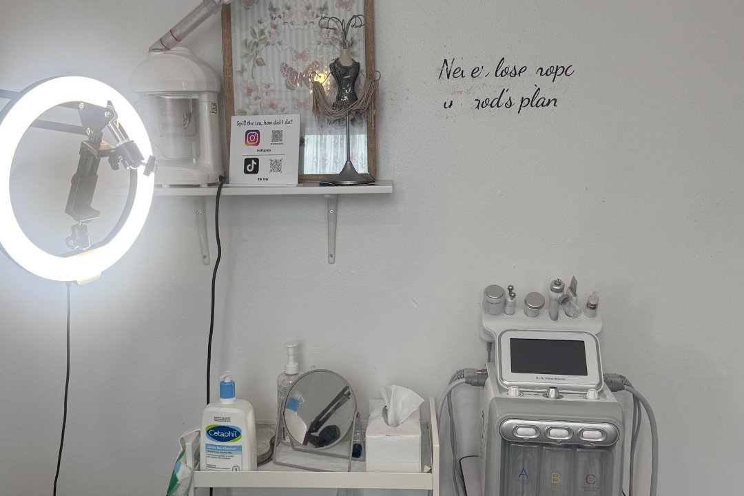 Hind Aesthetics, Plumstead, London