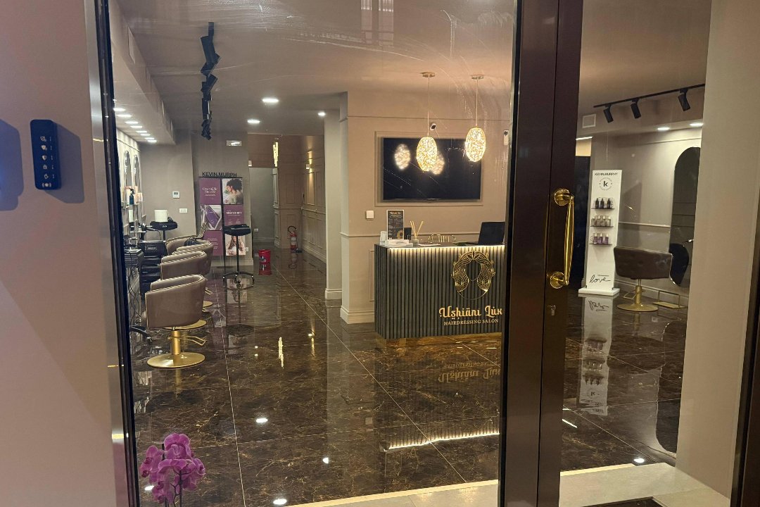 Ushiari Lux Hairdressing Salon, Bari, Puglia