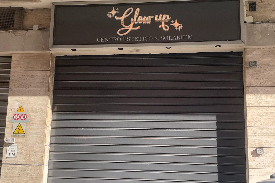 Glow Up, Libertà, Bari