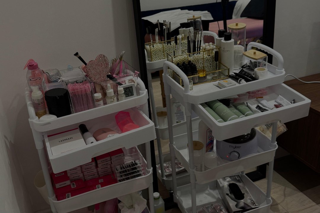Sara’s Beauty Bar - Whitton, Hanworth Park, London