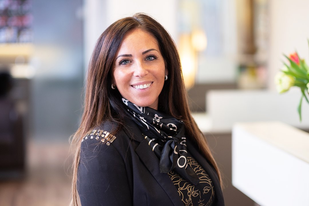 Mona Lisa Friseur In Altona Hamburg Treatwell