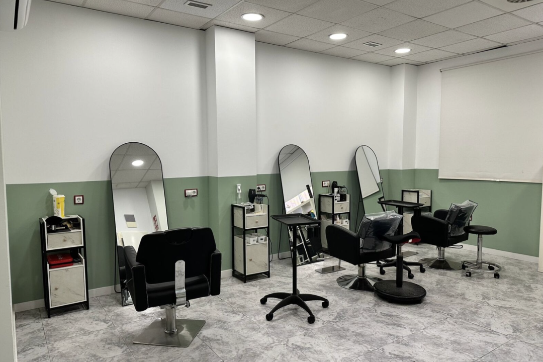 Centro de Belleza Mayra Rodríguez, La Creu Coberta, Valencia