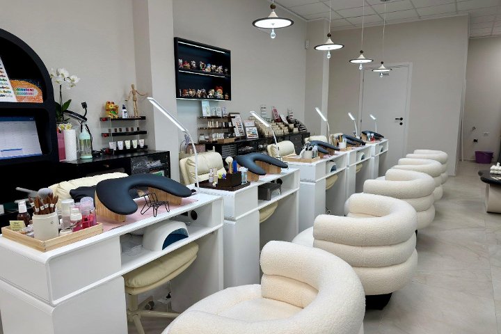 Amati Beauty - Onglerie Ravenna - Photo de galerie - OneBooking