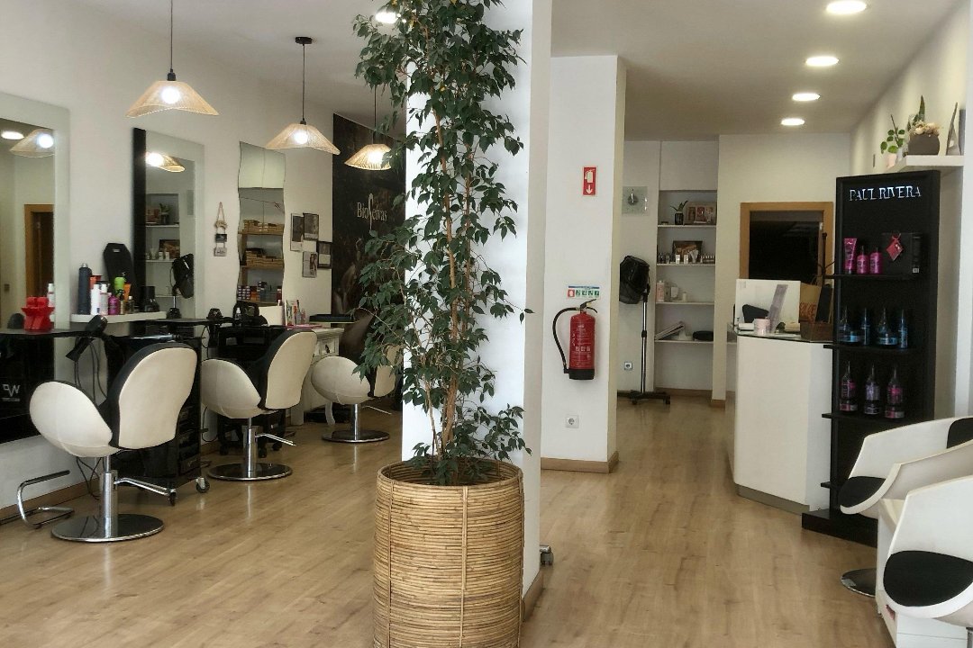 Beauty Hair, Almada