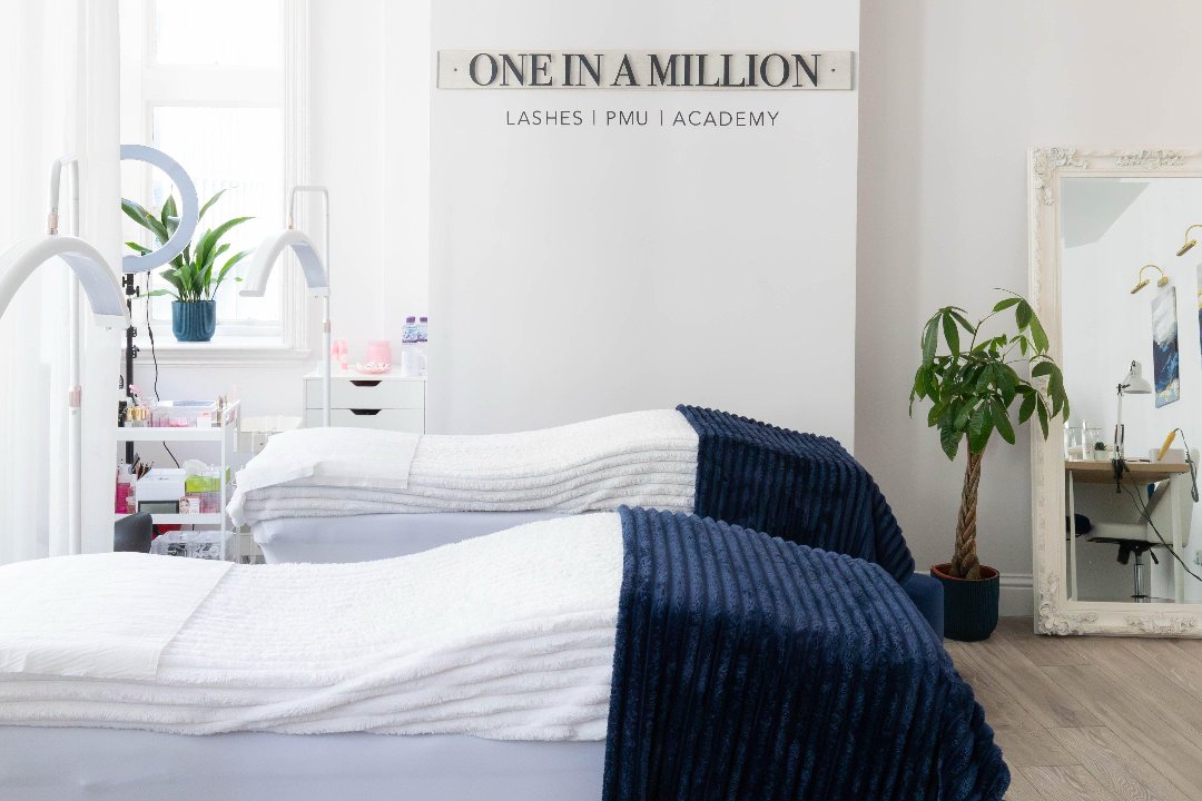 One in a Million Lashes, London, Threadneedle Street, London