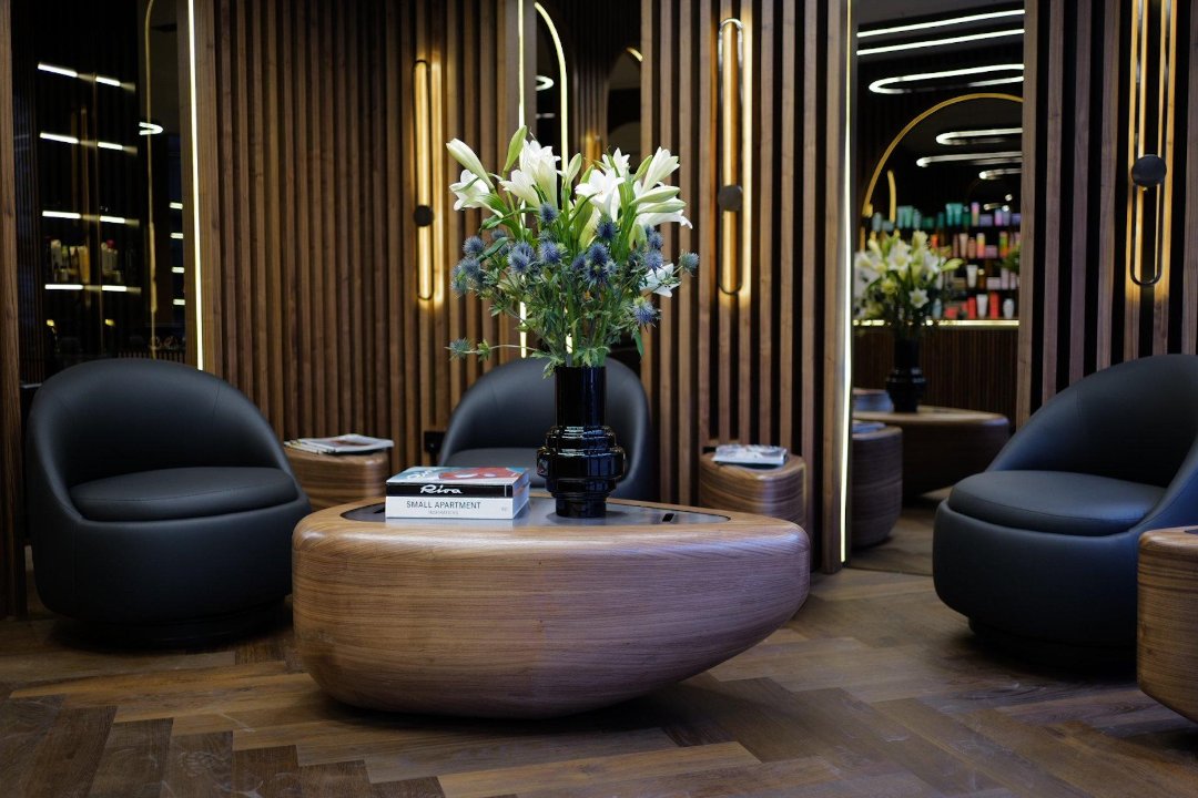 La Folie Friseur - Kosmetik Parfümerie, Berlin, Kudamm, Berlin