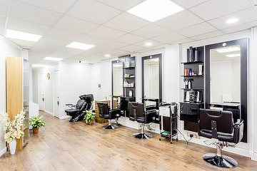 Heavens Salon - East London