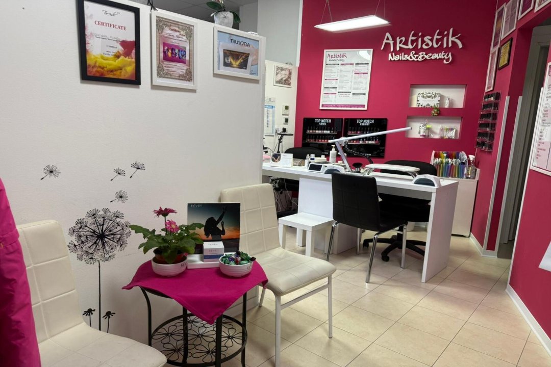 Artistik Nails & Beauty, Colli, Pescara