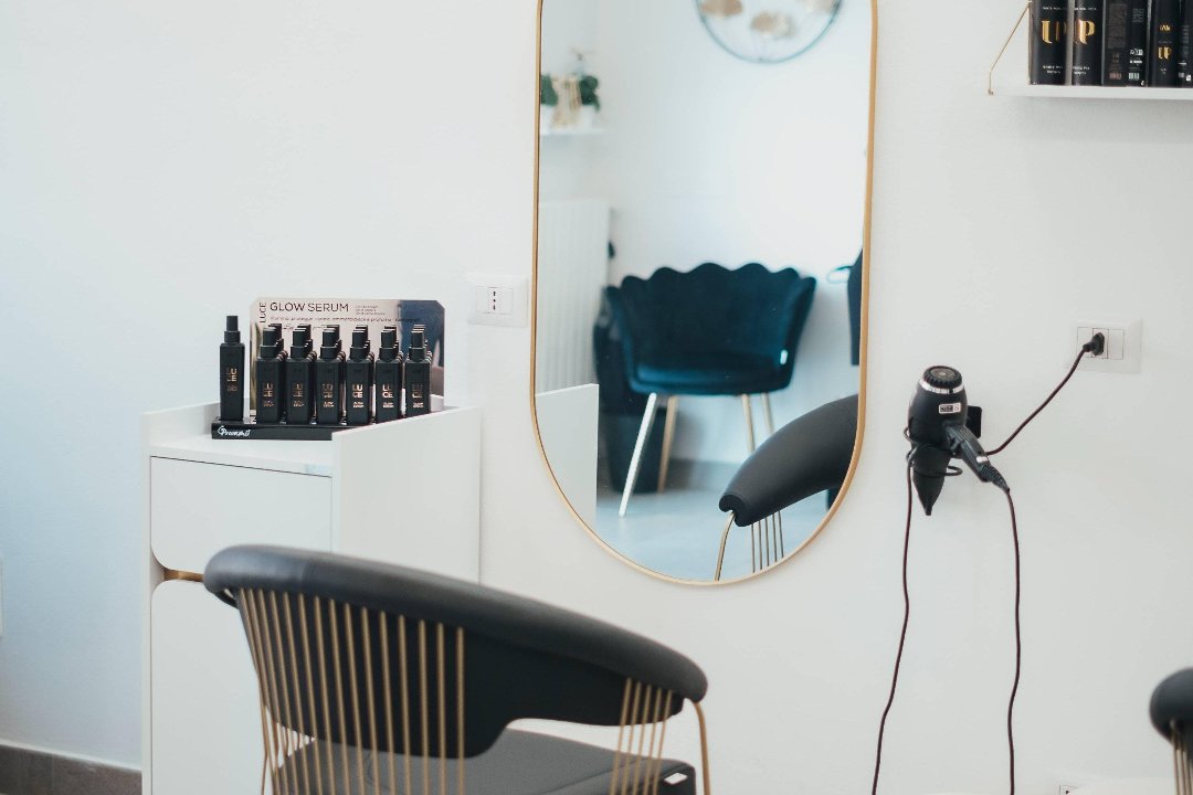 AC Hair Spa, Siziano, Lombardia
