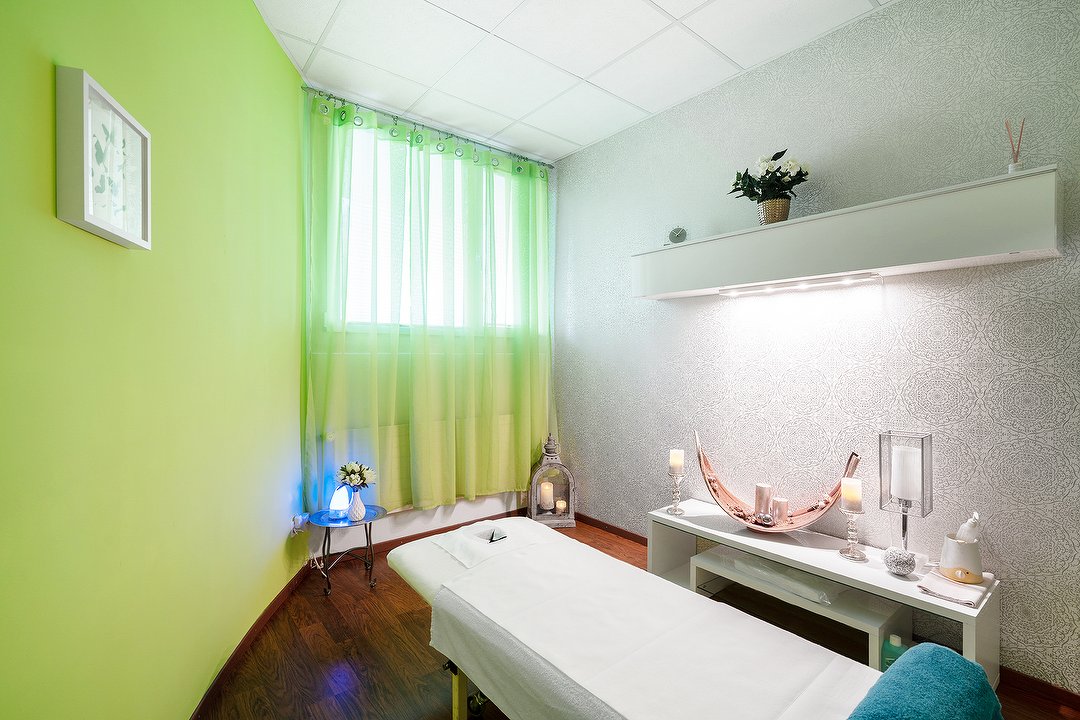 Wellness-Center Massagewelt, Kreis 9, Zürich