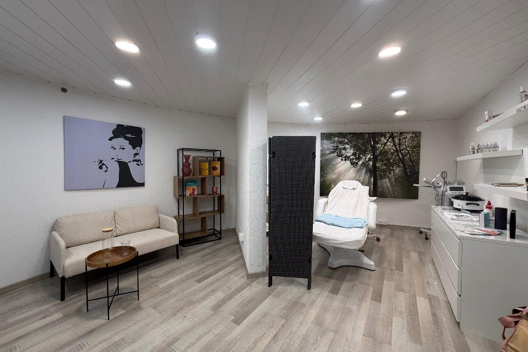 Hiconique Aesthetic & Health Boutique, Am Ring, Basel