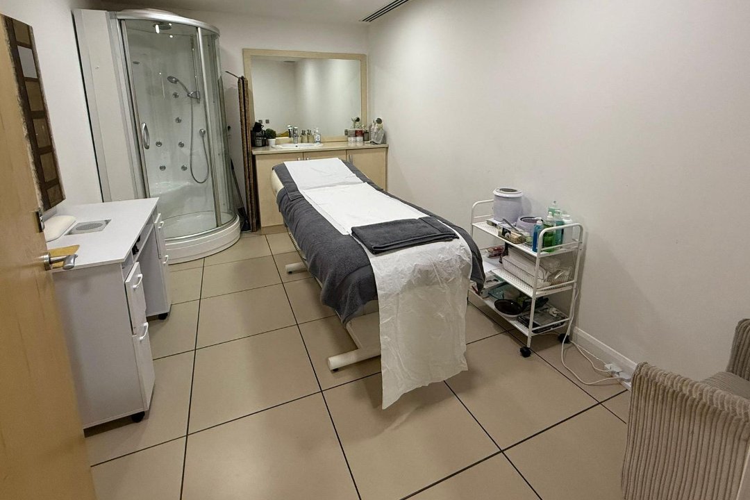 P&T Unisex Beauty Birmingham, Rowley Regis, Birmingham