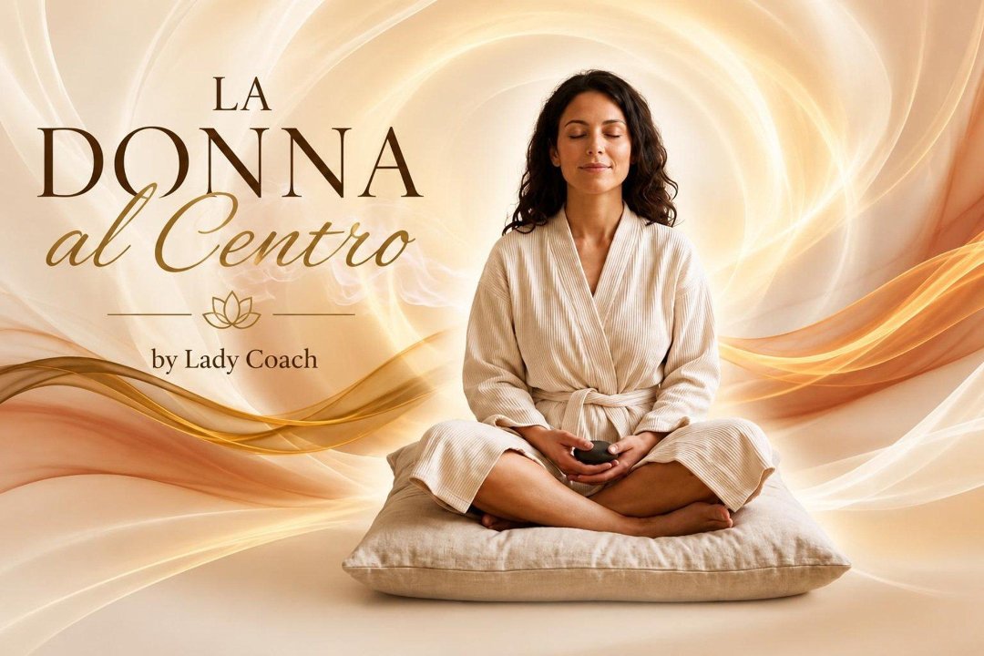 La donna al centro by Lady Coach, La Storta, Roma