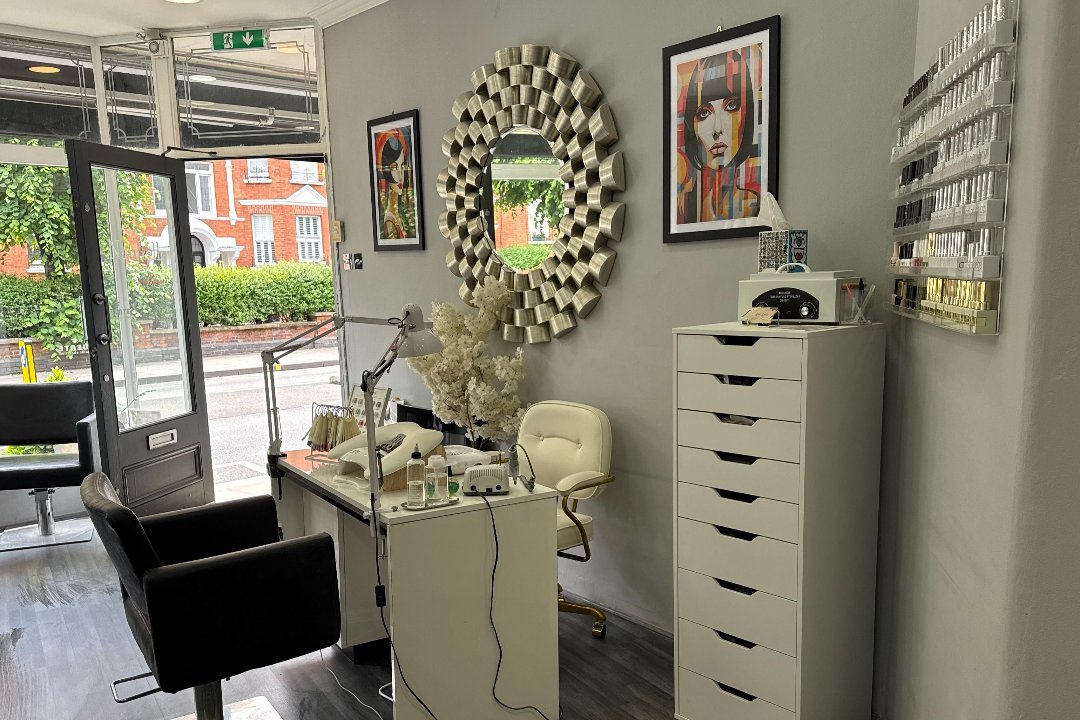 Naz Nails, Bishops Park, London