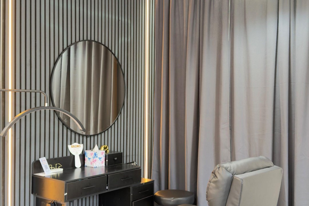 Pinks Beauty - London, Bedford Square, London