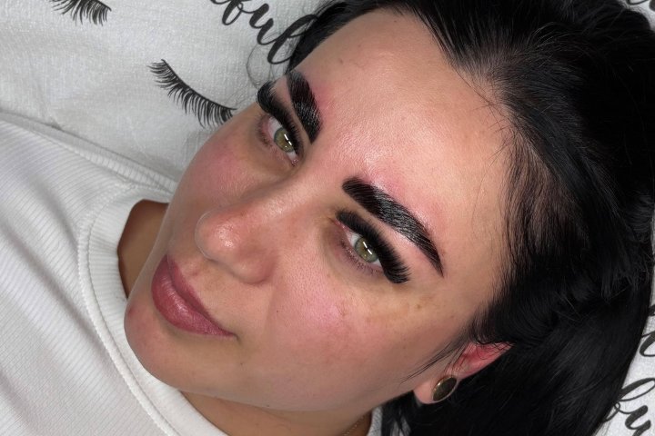 Karen Vega Trainer & Lash Maker - Sourcils & cils Genova - Photo de galerie - OneBooking
