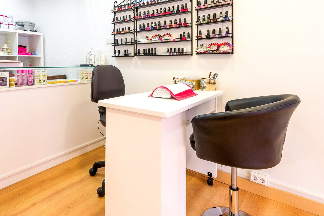 Puja Depilación con Hilo y Sugaring, Rios Rosas, Madrid