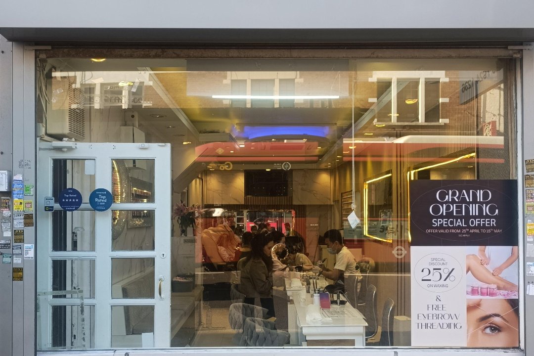 Aura Beauty & Massage, Battersea Rise, London