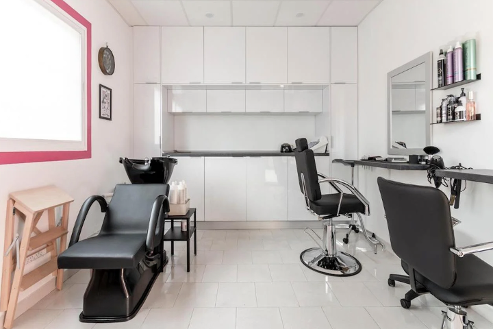 Viltrum Salón - Barbier Cruz de Humilladero - Photo de galerie - OneBooking