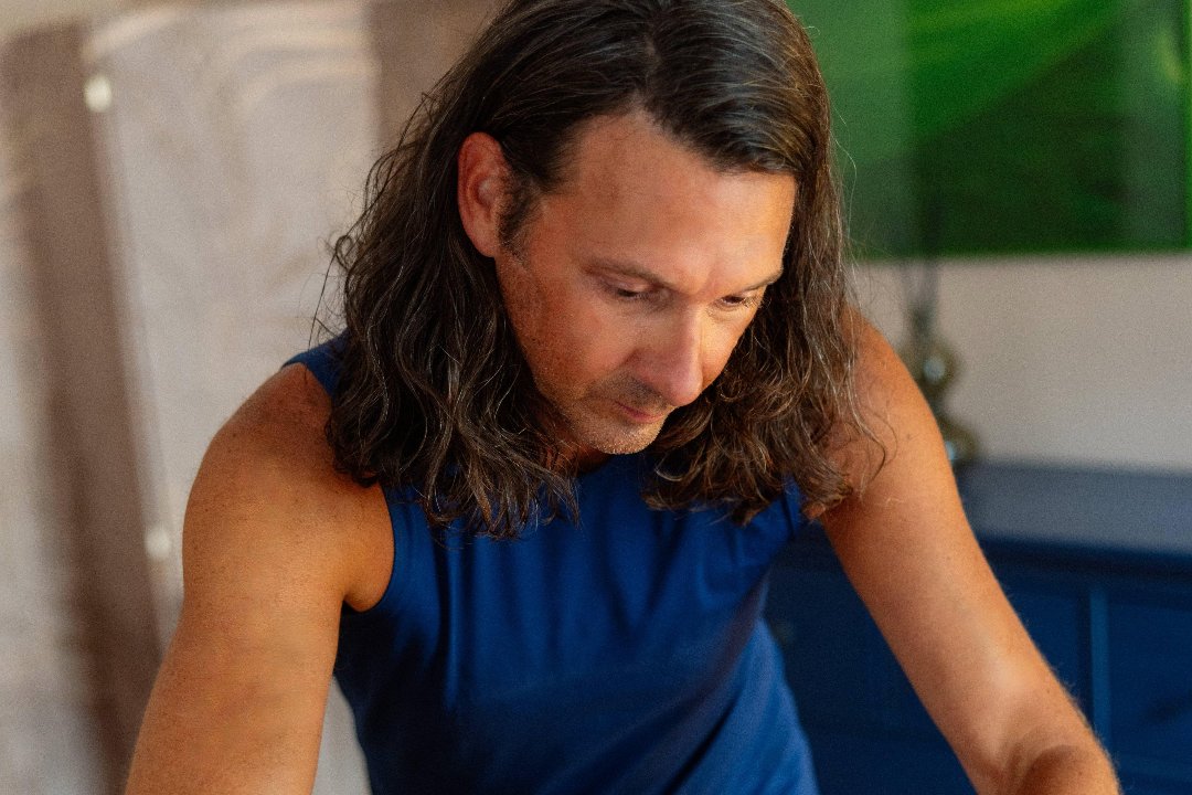 Naturophiscience - Nicolas Villerez | Naturopathie - Massages ayurvédiques & Réflexologie, Canal Saint-Martin, Paris