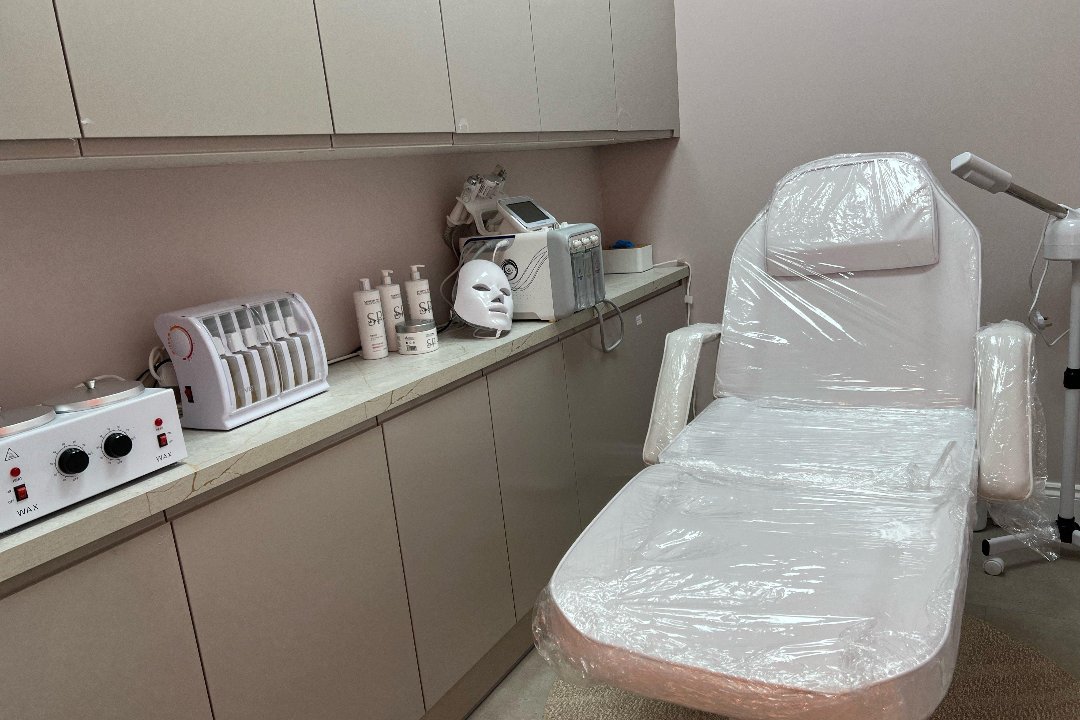 Jazz Nails  &Beauty, Kirkintilloch, Glasgow Area