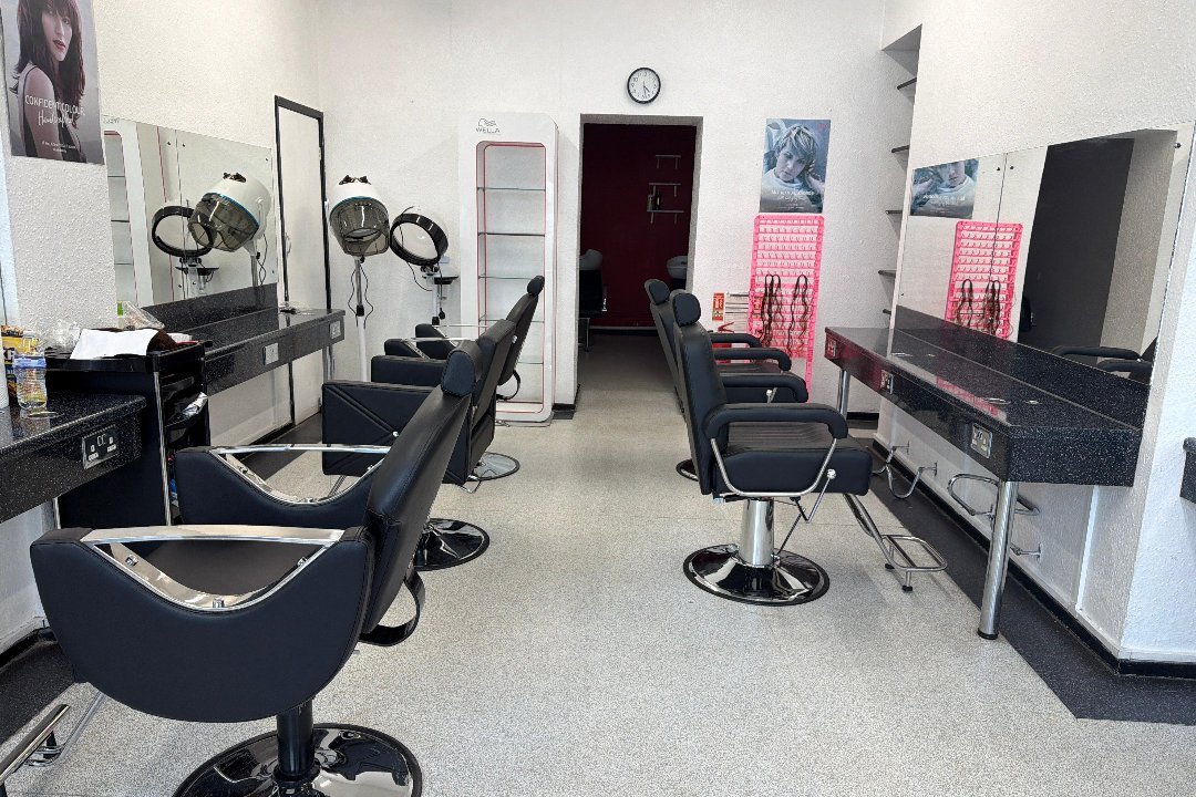 Dee’s Beauty Palace, Newport, Monmouthshire