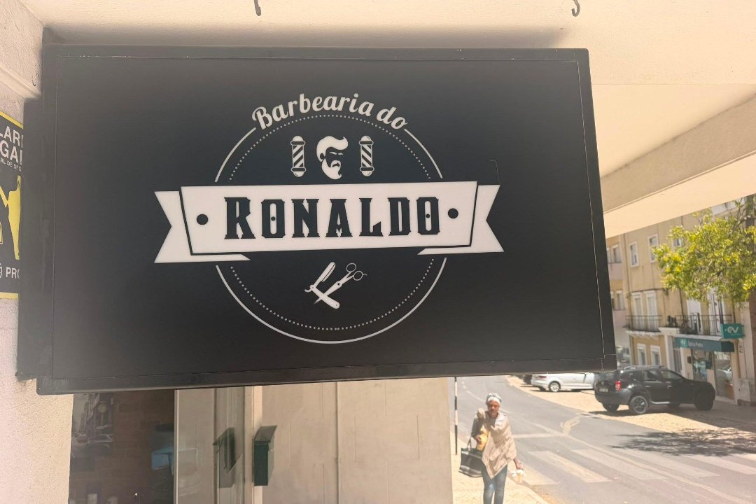 Barbearia do Ronaldo, Almada