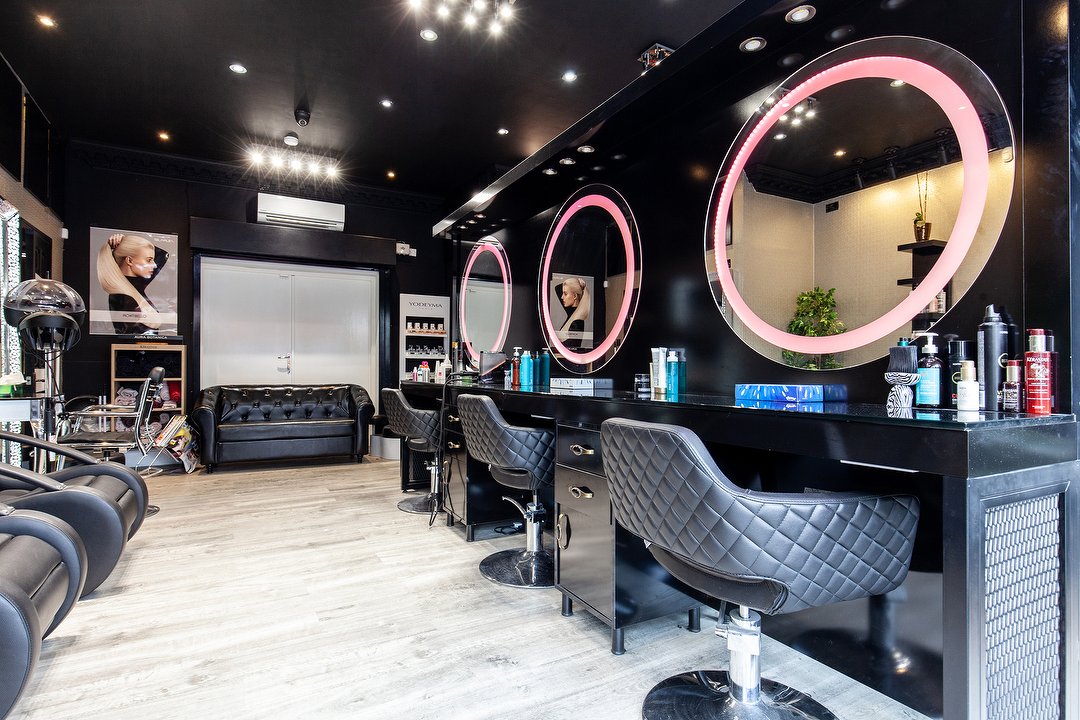 Red's Classic Hair Salon, White City, London