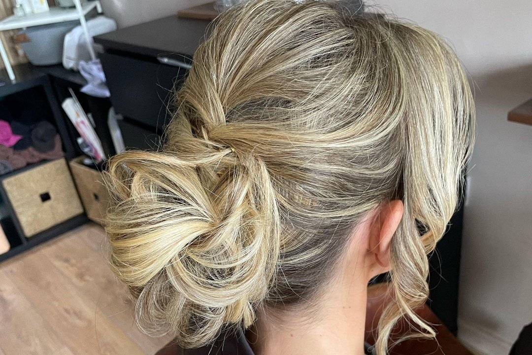 Joanne Laura Hairdressing, Runcorn, Cheshire