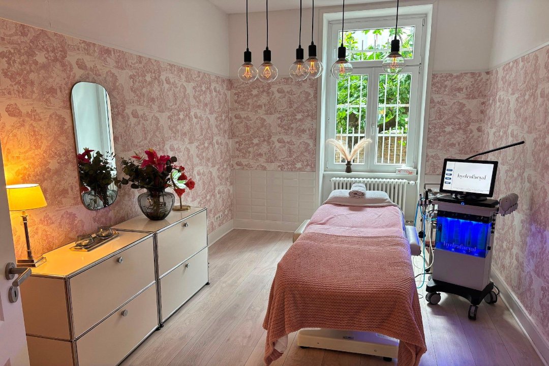 Main Glow Cosmetics, Hessendenkmal, Frankfurt am Main