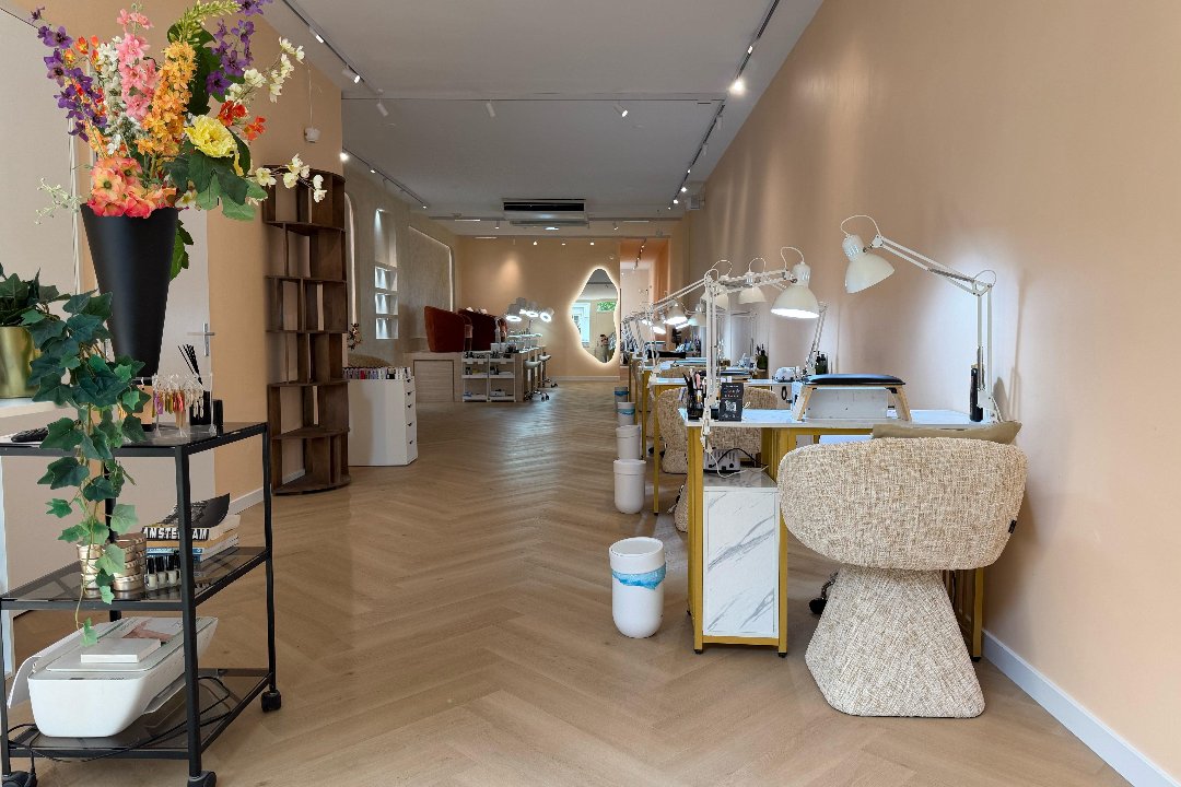 Ezoncs Beauty Salon Amsterdam, Foodhallen, Amsterdam