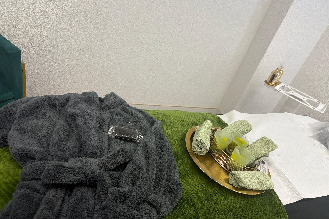 Asmely Massage, Kreis 4, Zürich
