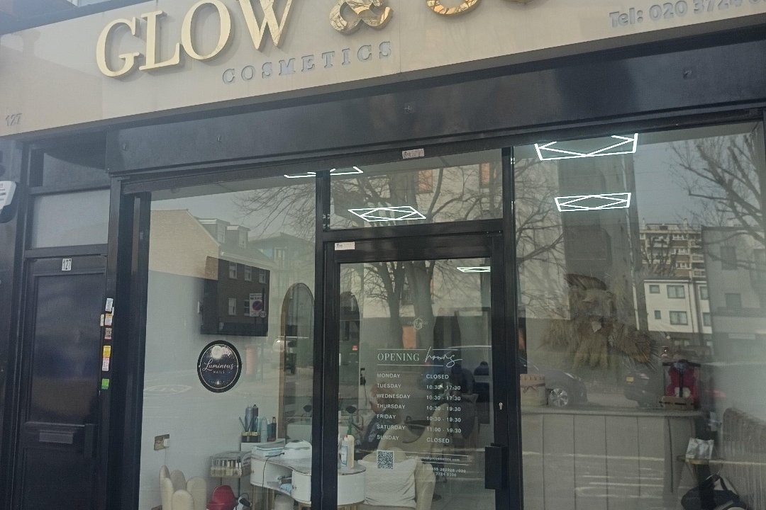 Luminous Nails, Plaistow, London