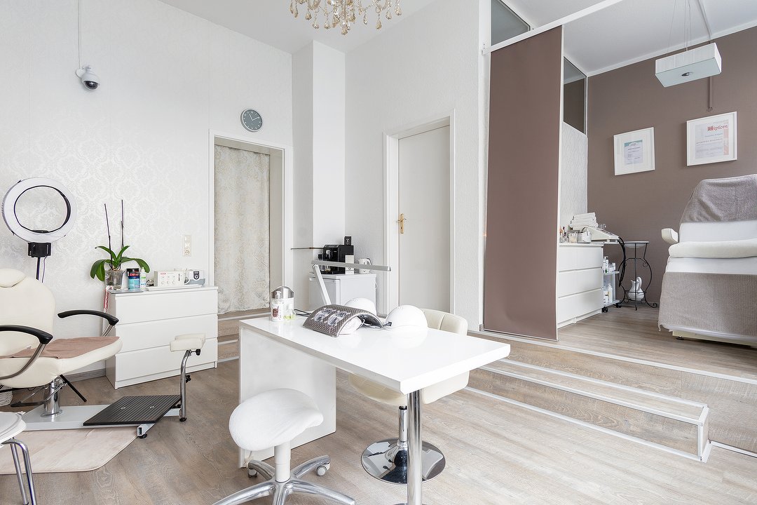 Bella Beauty Salon Kosmetikstudio In Gallus Frankfurt Am Main Treatwell