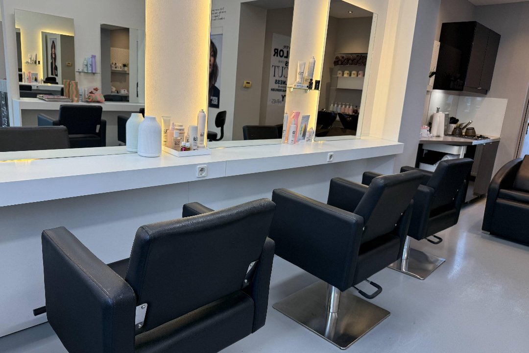 Hair of Love, Ebergassing