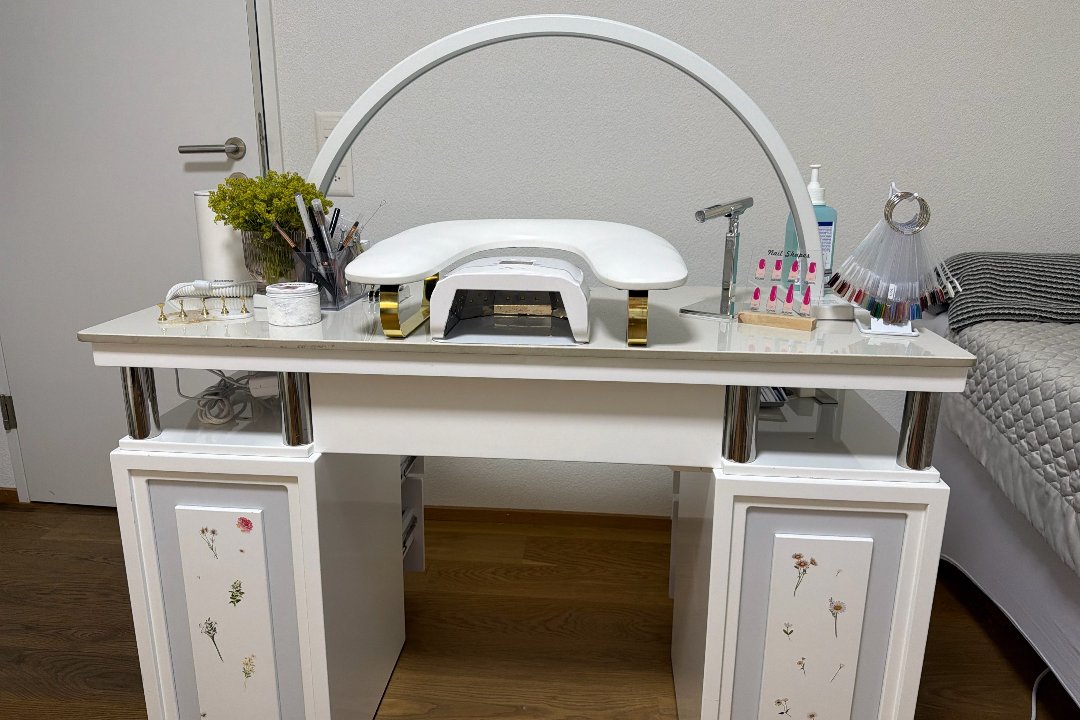 Nagel-Wimpern Trân Studio, Schwyz, Canton de Schwytz