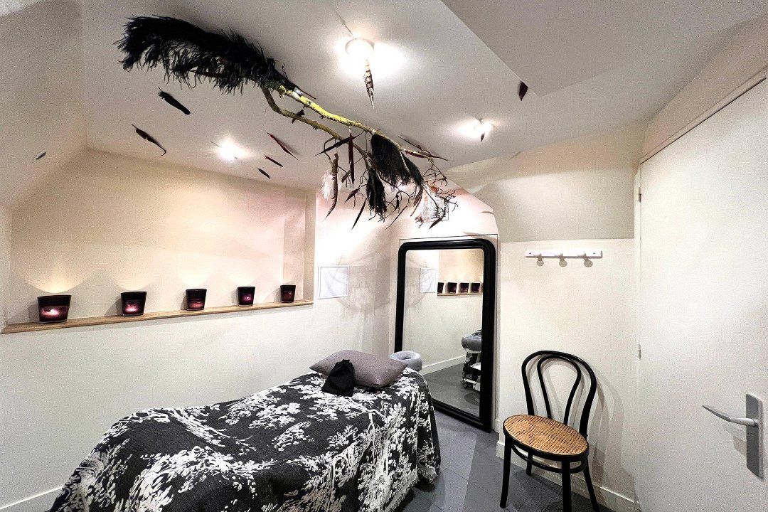 Andrés Marín - Praticien en massage bien être, Rue des Martyrs, Paris
