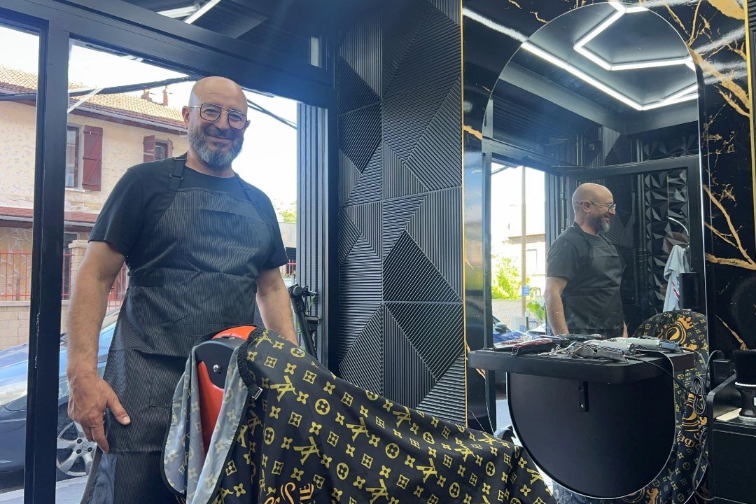Dz Barber Street, Carrières-sur-Seine, Yvelines