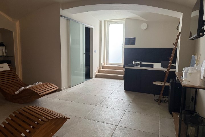 UAunique studio benessere/previo contatto - Massage Bari BA - Photo de galerie - OneBooking