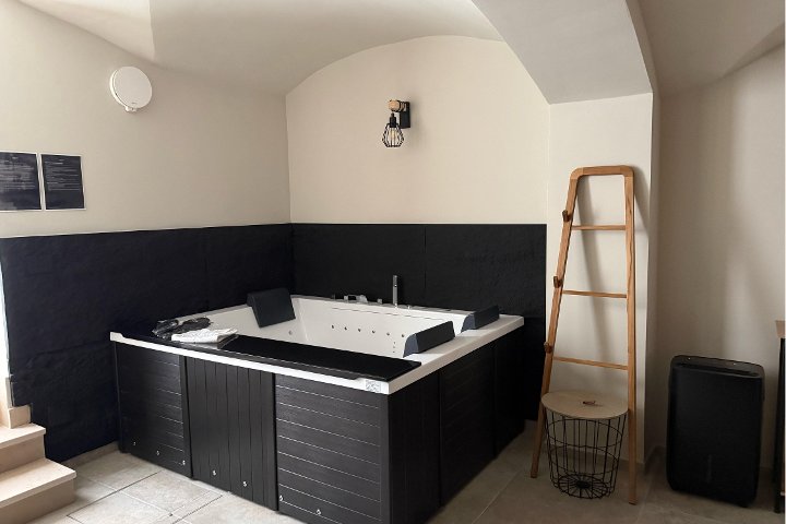 UAunique studio benessere/previo contatto - Massage Bari BA - Photo de galerie - OneBooking