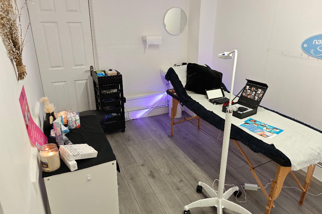 Smiledrip Whitening, Dagenham Heathway, London