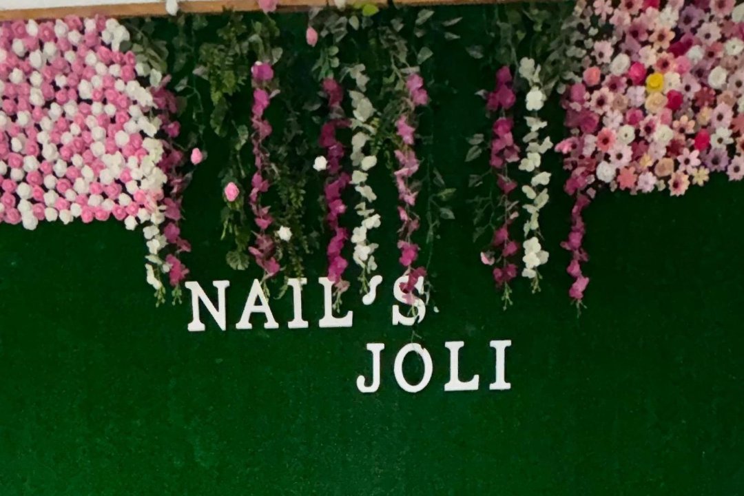 Nails Joli, Elche