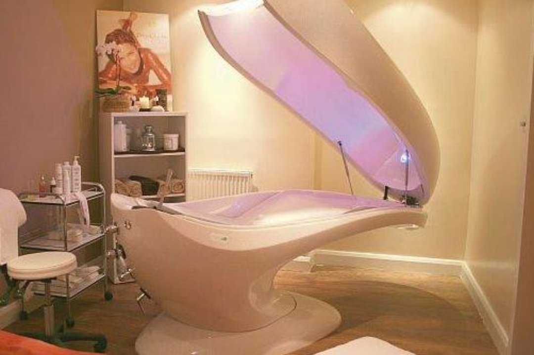 Aqua Sculpture Day Spa, Hammersmith and Fulham, London
