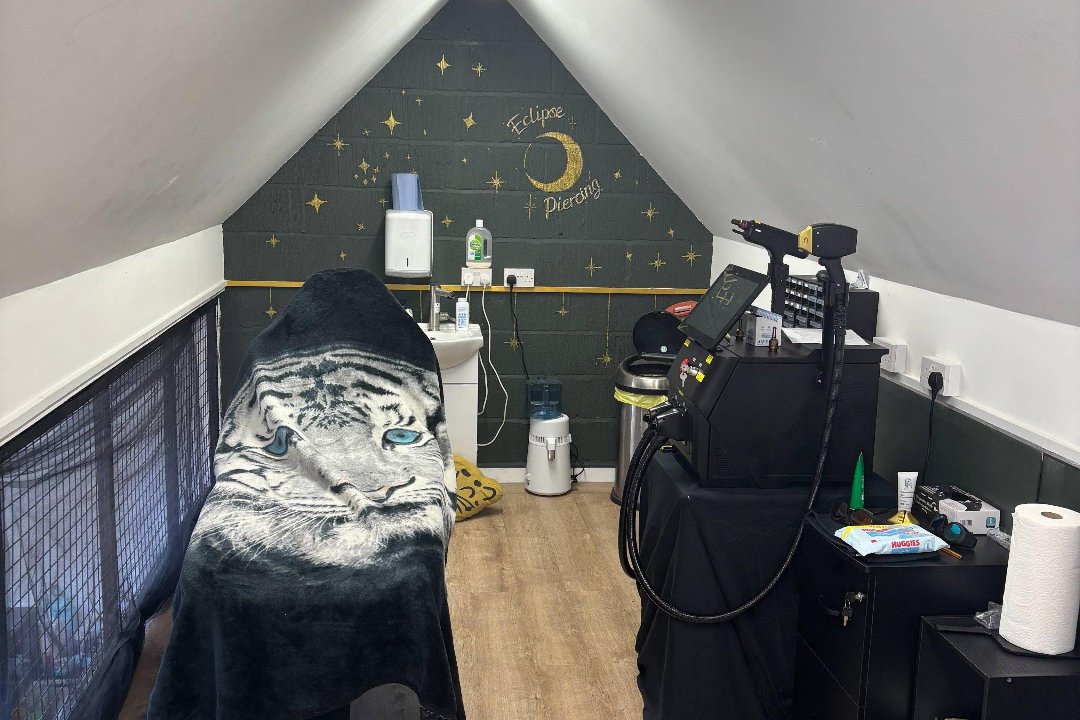 Sun & Moon Laser Studio, Worcester