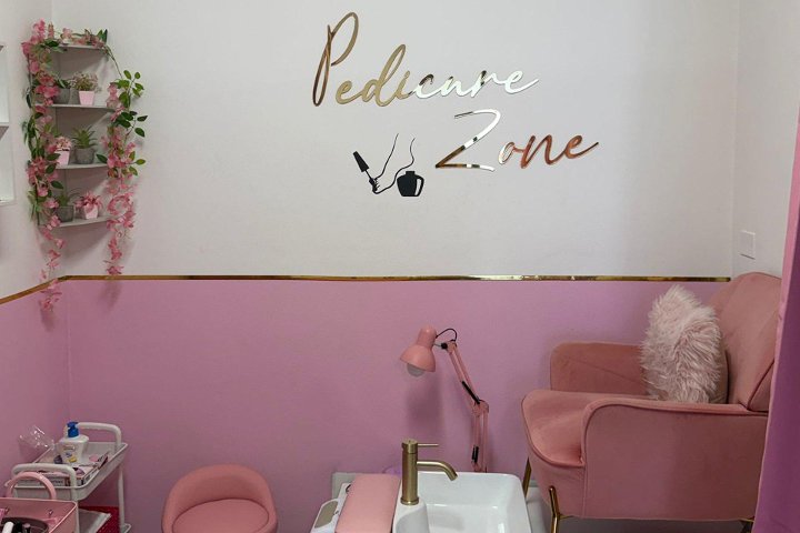 Pink Nails by Mayo - Onglerie Modena - Photo de galerie - OneBooking
