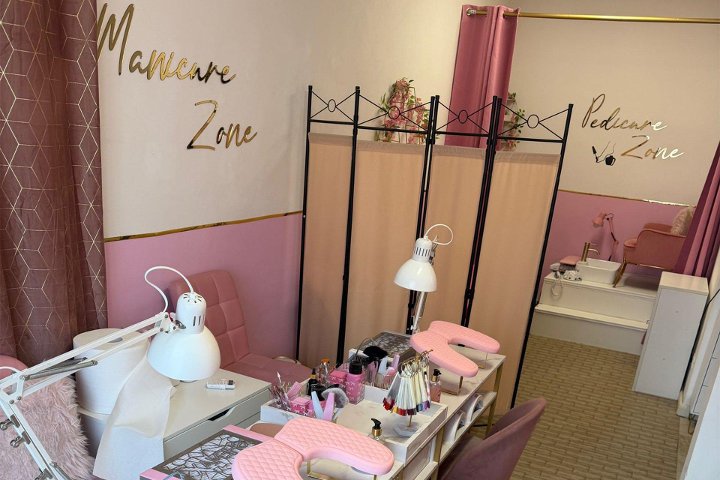 Pink Nails by Mayo - Onglerie Modena - Photo de galerie - OneBooking
