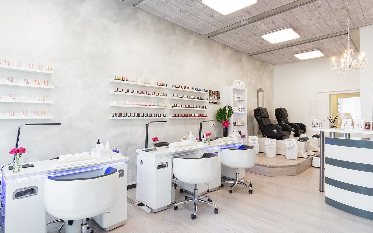 Nagelstudios und Nageldesigner in der Nähe von Süd, Frankfurt am Main