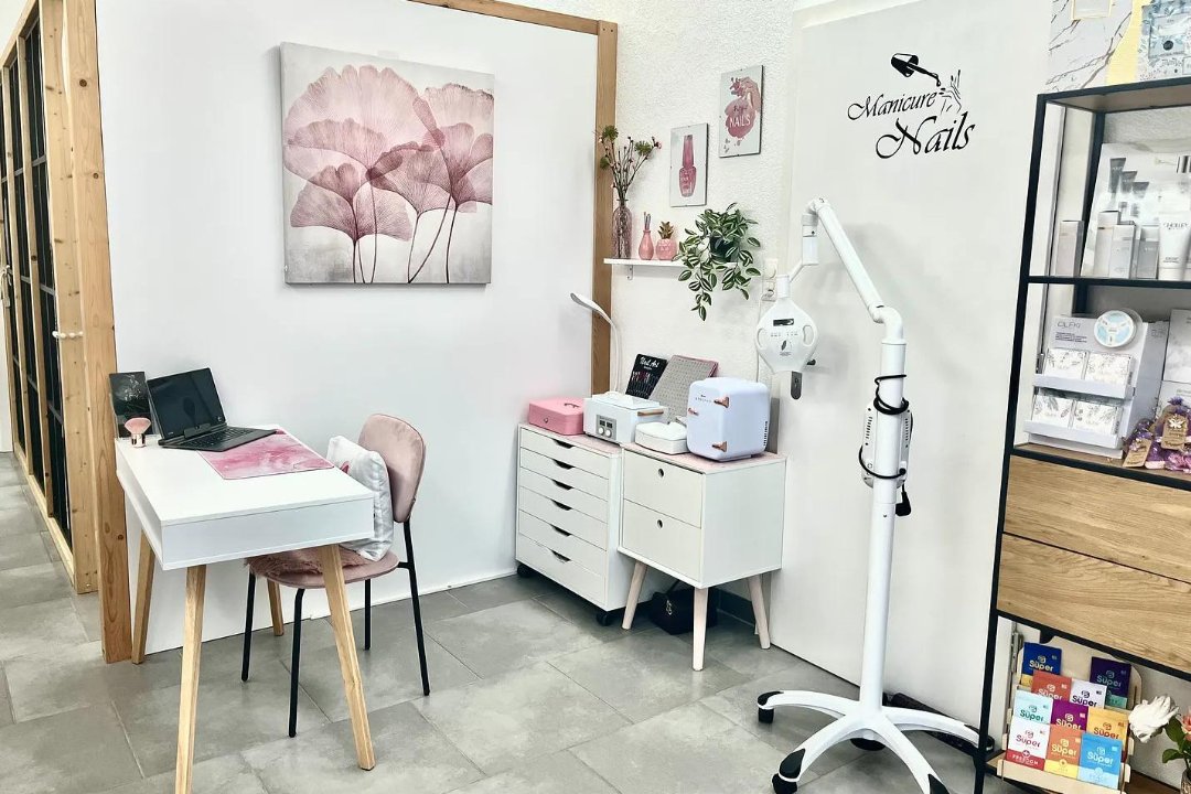 Charme Nails Art, Ovronnaz