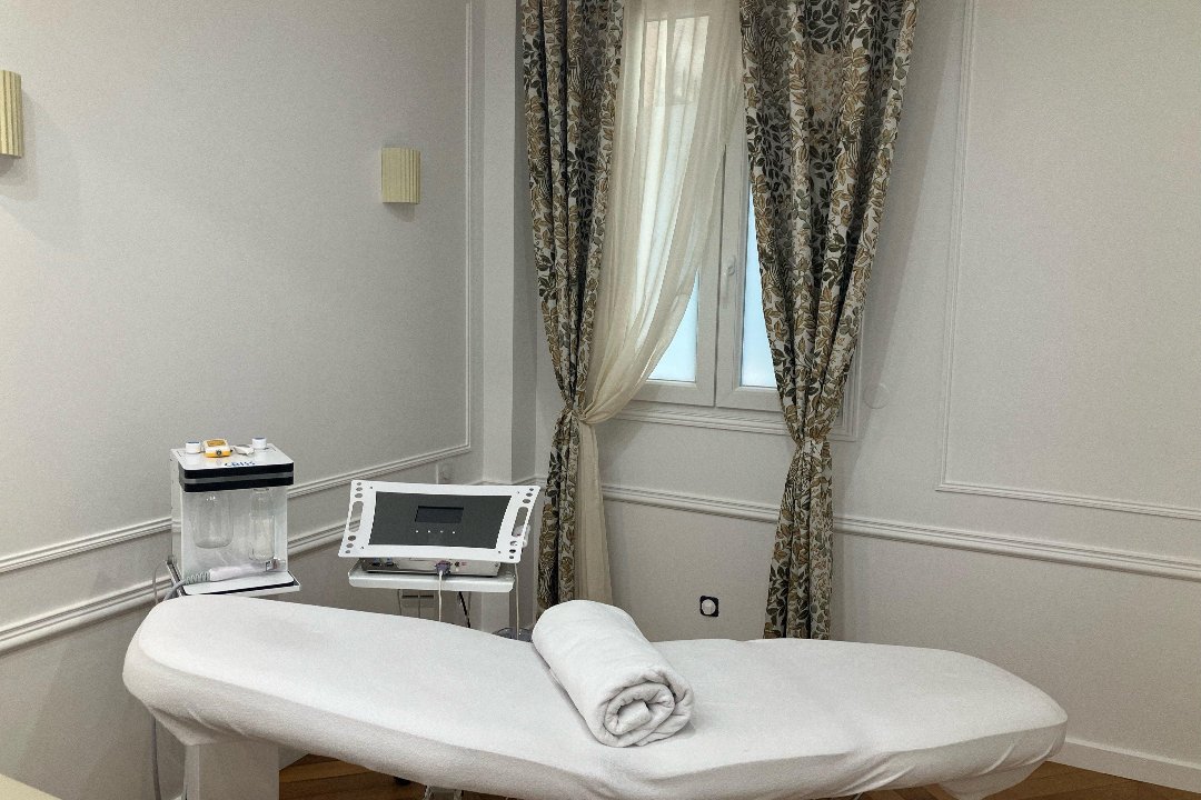 Holistic Beauty, Rue de Charenton, Paris